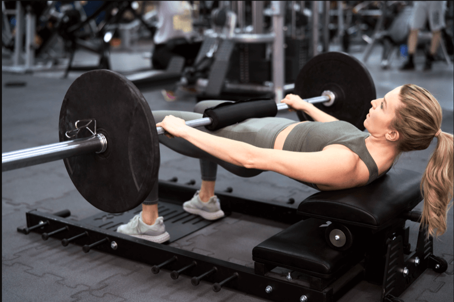 women hip thrust barbell